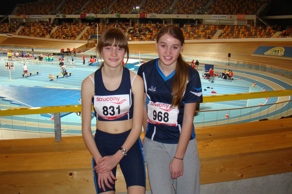 Jolien Stuijk en Claudia Verheijen in de imposante zaal in Apeldoorn!